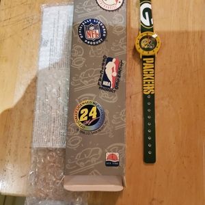 Vintage 1997 Green Bay Packers watch.  New in box.